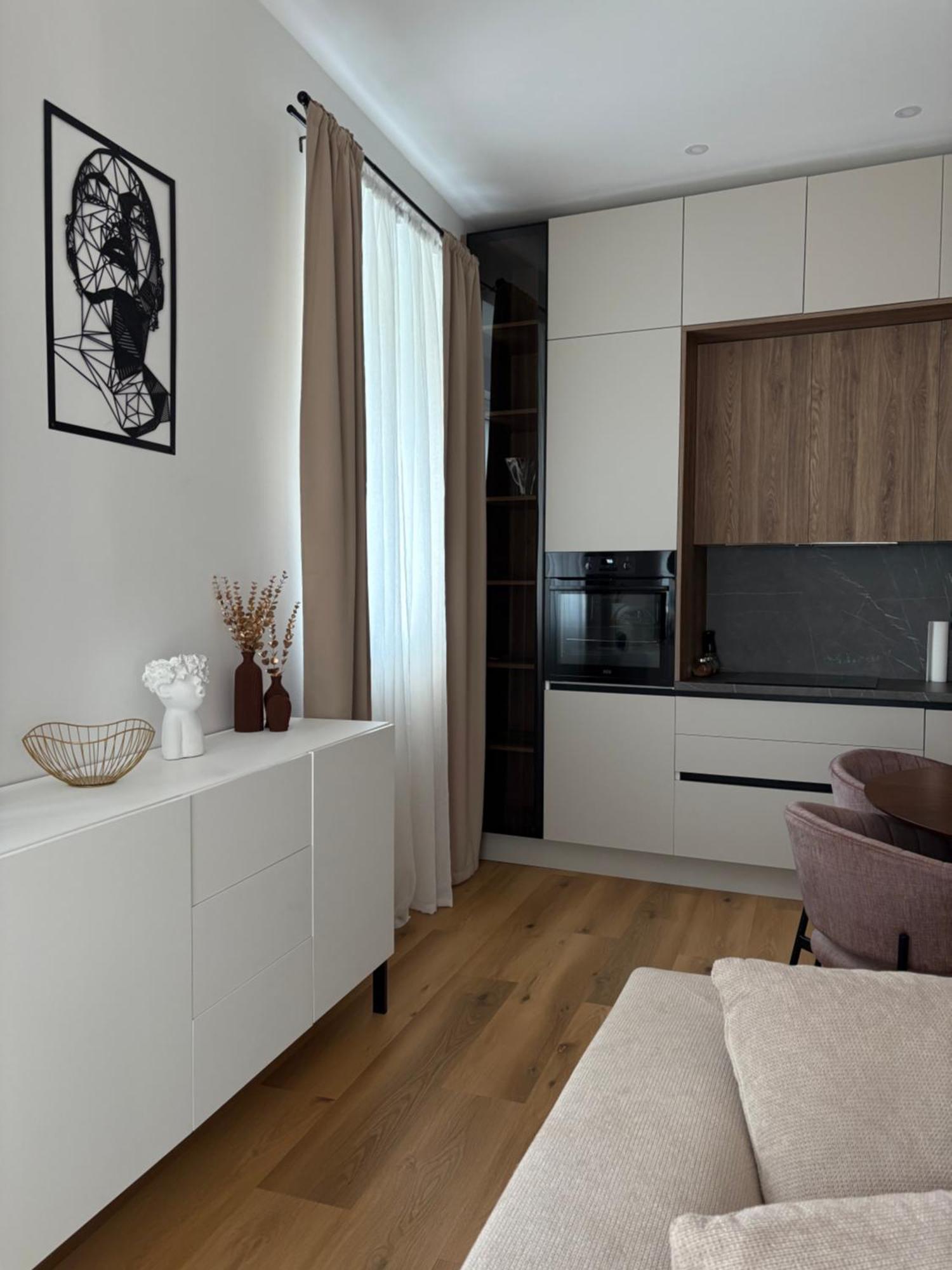 Apartment Nude Oasis