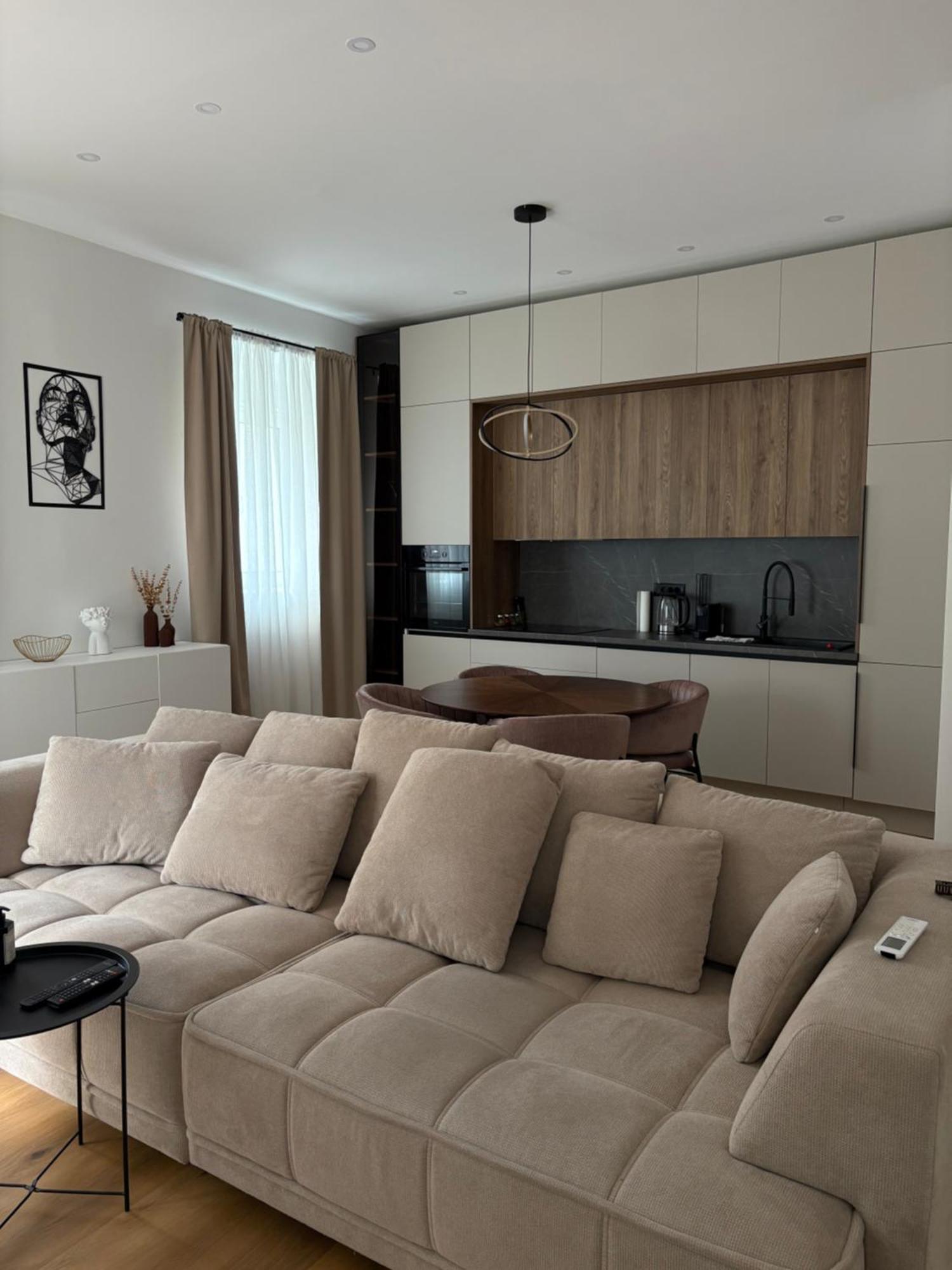 Nude Oasis Apartment *